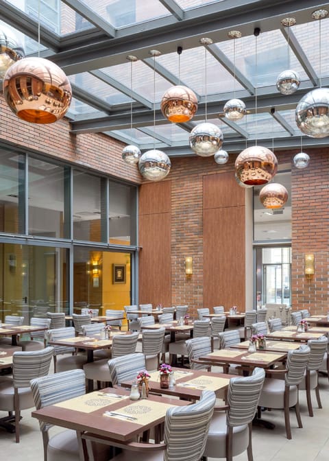 Daily buffet breakfast for a fee