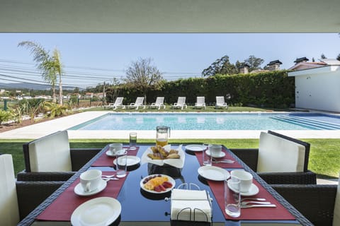 Alpendre / Piscina