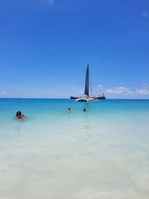 Miami beach is located 15 minutes from Mangoville 