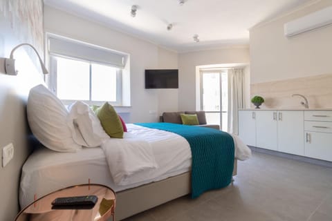 Minibar, in-room safe, desk, soundproofing