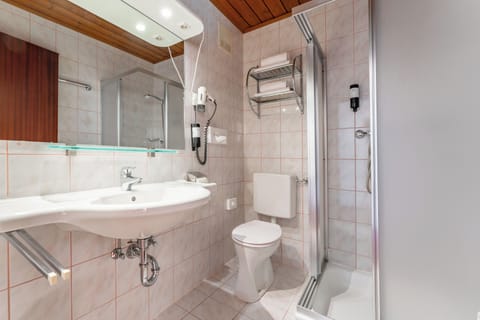 Shower, free toiletries, hair dryer, bathrobes