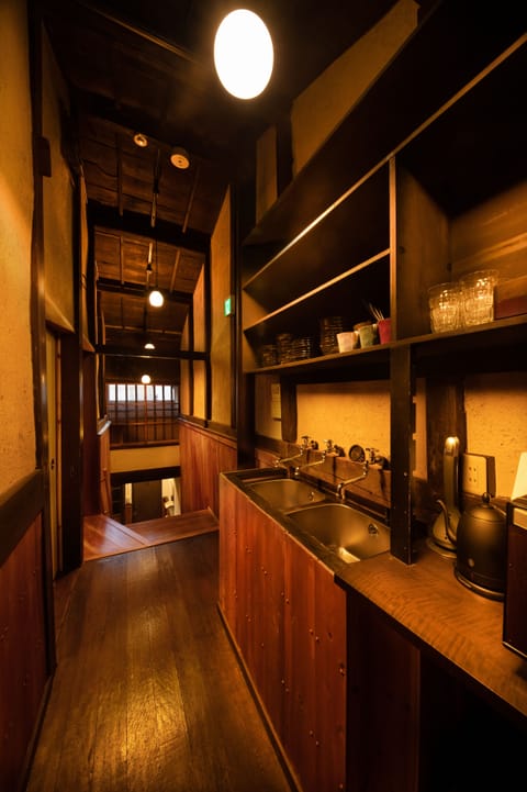 Private Vacation Home | Private kitchen | Fridge, microwave, stovetop, cookware/dishes/utensils
