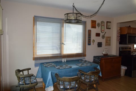 Dining room table