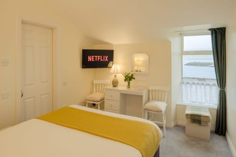 Deluxe Double Room, Sea View | Soundproofing, iron/ironing board, free WiFi, bed sheets