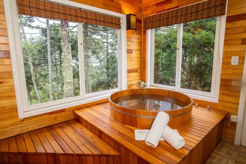 Superior Cabin | Minibar, rollaway beds, free WiFi, bed sheets