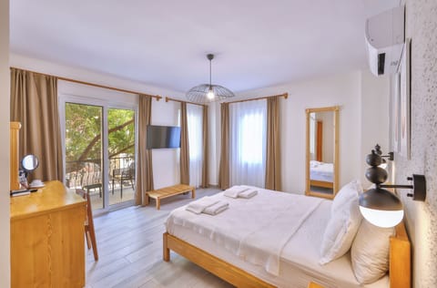 Garden Floor Standard Room | Blackout drapes, soundproofing, free WiFi, bed sheets