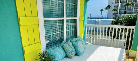 Balcony beach bed