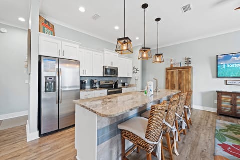 Exclusive Cottage, 2 Bedrooms, Balcony, Lagoon View | Private kitchen | Fridge, microwave, oven, stovetop