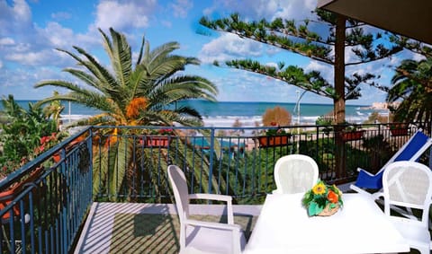 Panoramic Suite, Sea View | Balcony
