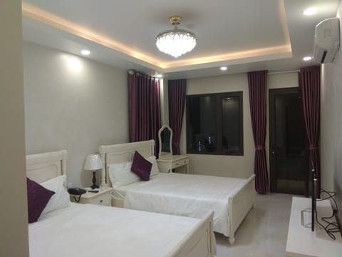 Standard Double Room, 1 Queen Bed | 1 bedroom, minibar, blackout drapes, free WiFi