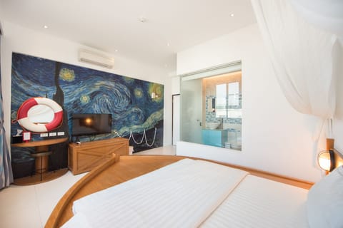 Double Room | Desk, free WiFi, bed sheets
