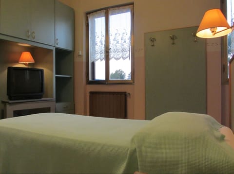 Double or Twin Room | In-room safe, desk, rollaway beds, free WiFi