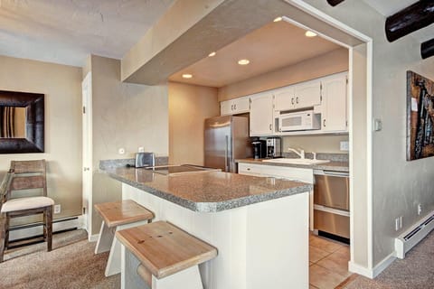 Remodeled Kitchen Full kitchen features stainless steal appliances, Keurig coffee make, drip coffee maker and much more.