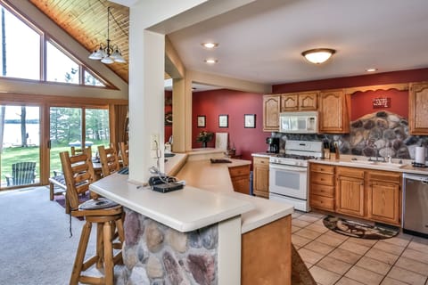 Spacious counter space to make meal prepping easy