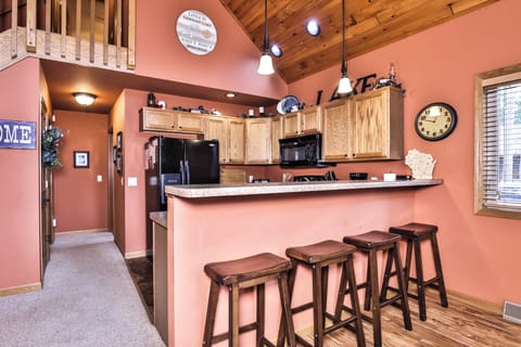 Spacious breakfast bar to make entertaining easy