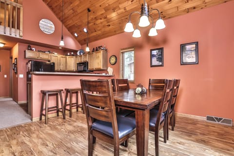 Open concept kitchen/ dining area