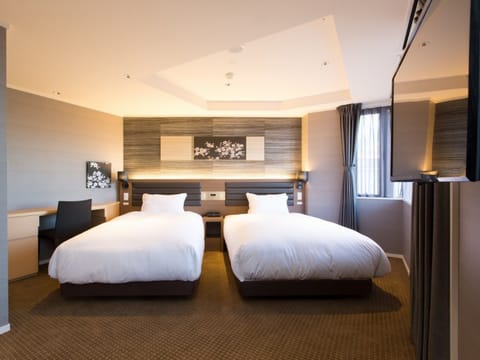 Deluxe Large Twin Room | Premium bedding, down comforters, minibar, in-room safe