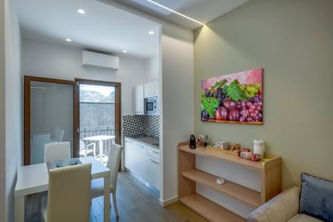 Junior Room | Minibar, in-room safe, desk, free WiFi