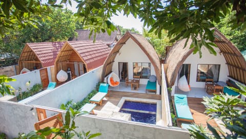 5 outdoor pools, sun loungers