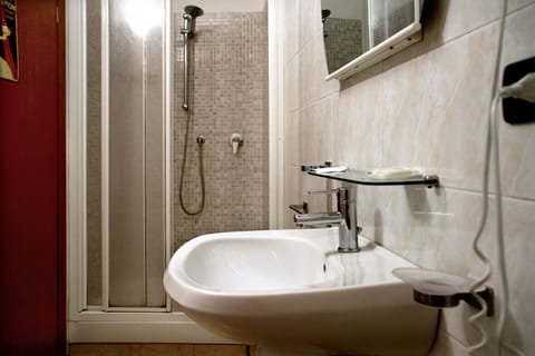 Double Room, City View | Bathroom | Free toiletries, hair dryer, bidet, towels