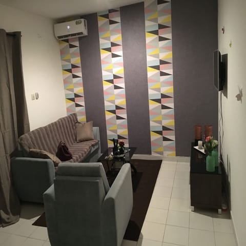 Comfort Apartment, 1 Bedroom, Non Smoking | Living room | 32-inch flat-screen TV with cable channels, TV