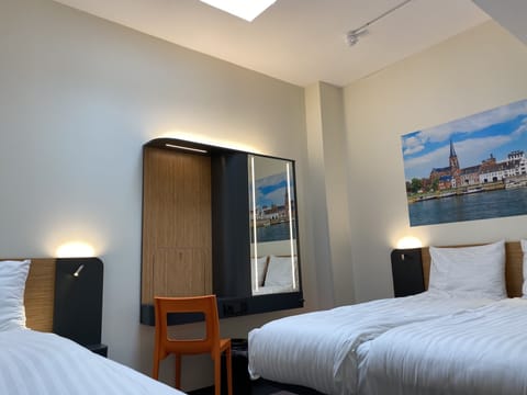 Family Triple Room | Laptop workspace, iron/ironing board, free WiFi, bed sheets