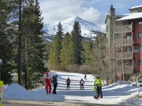 Ski back to the condo on the Four O'clock Ski Run!