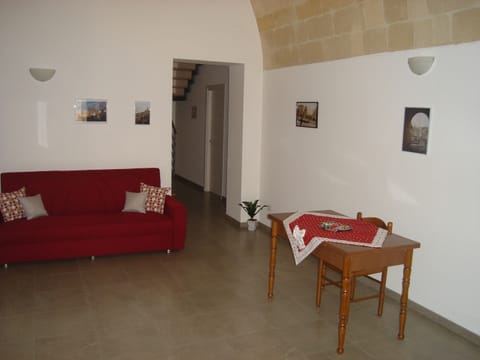 Check-in/check-out kiosk