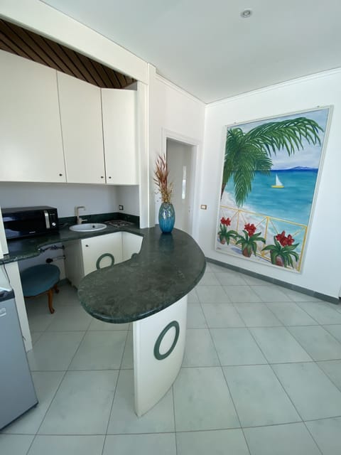 Apartment | Living area | Flat-screen TV