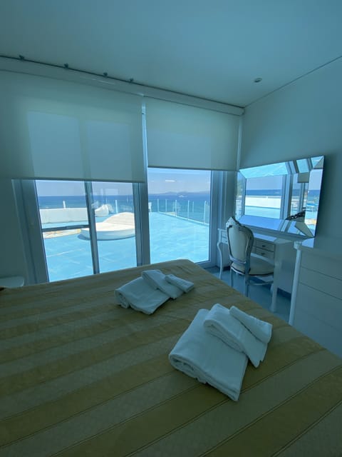 Apartment | In-room safe, desk, blackout drapes, free WiFi