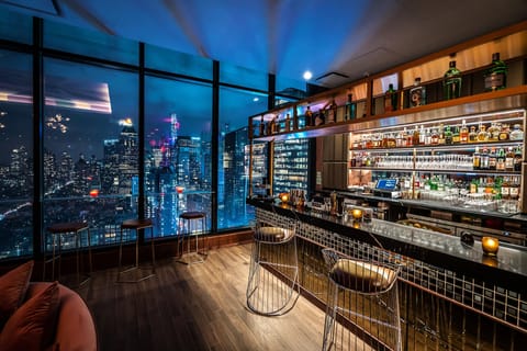 2 bars/lounges, rooftop bar