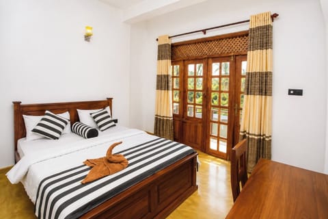 Deluxe Double Room | Blackout drapes, bed sheets