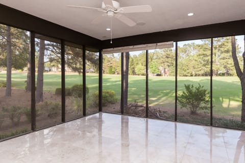 Huge Marble Porche with panoramic view of Pinehurst # 3 Golf course & TV !!