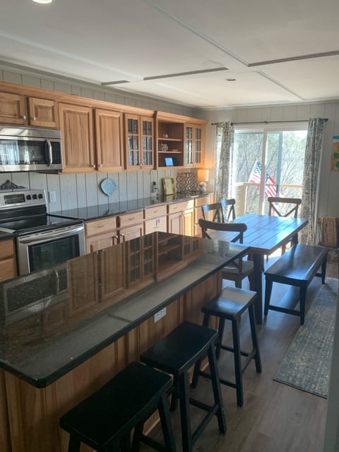 Eat in kitchen with seating for 6