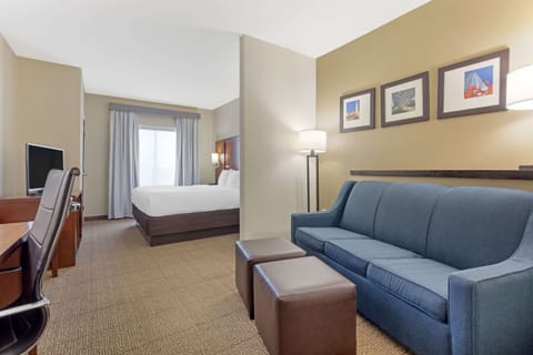 In-room safe, desk, iron/ironing board, WiFi (free)