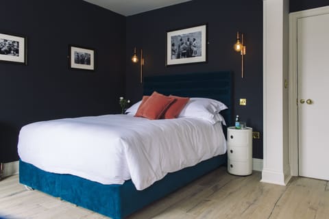 Premium Double Room | Egyptian cotton sheets, premium bedding, desk, blackout drapes