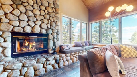 Condo, 3 Bedrooms | Interior