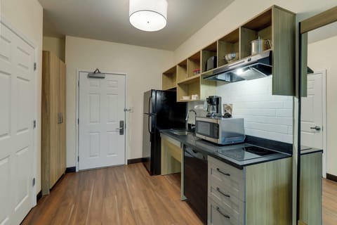 Desk, blackout drapes, iron/ironing board, free WiFi