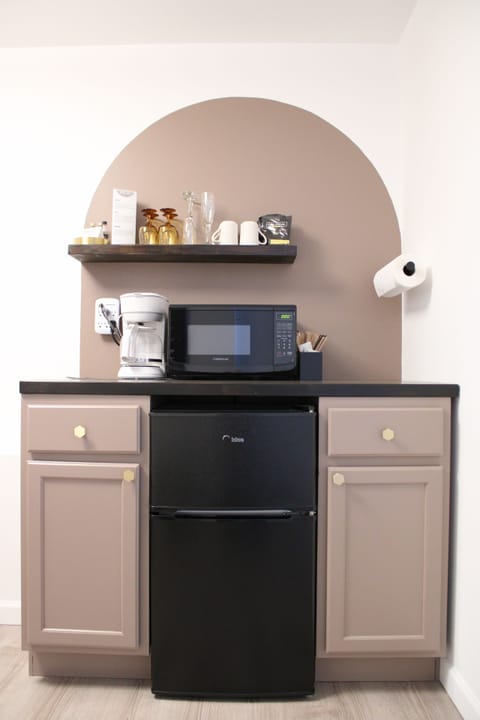 2 King Bed Deluxe Suite- 3rd Floor | Individually decorated, individually furnished, laptop workspace