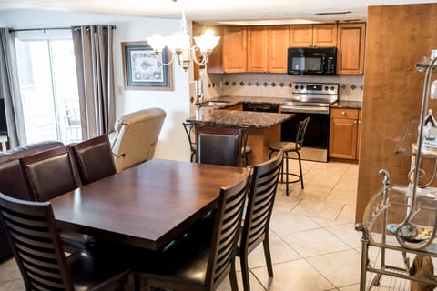 Seating for 8 at the kitchen table