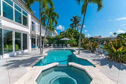 Beautiful Back Yard and New Pool