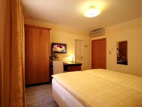 Classic Double Room | Premium bedding, down comforters, in-room safe, desk