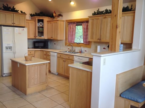 Beautiful well equipped kitchen