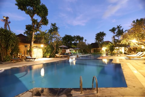 Outdoor pool, open 6:00 AM to 7:00 PM, pool umbrellas, sun loungers