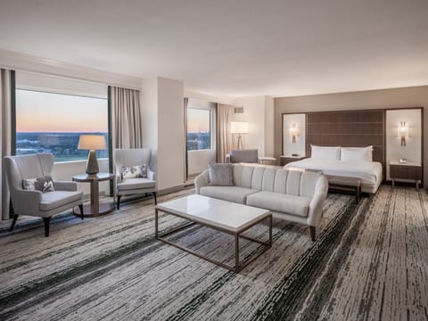 Premium bedding, in-room safe, desk, blackout drapes