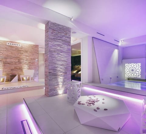 Sauna, hot tub, steam room, massages