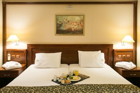 Standard Double or Twin Room, Ground Floor | In-room safe, desk, blackout drapes, soundproofing