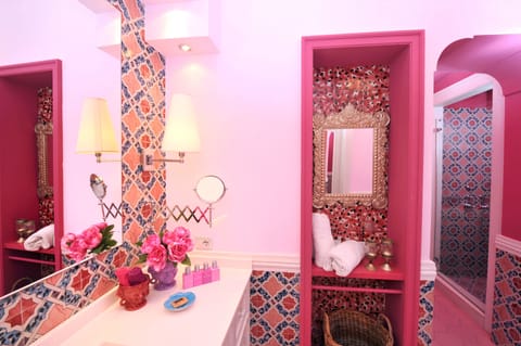 Shower, free toiletries, hair dryer, bathrobes