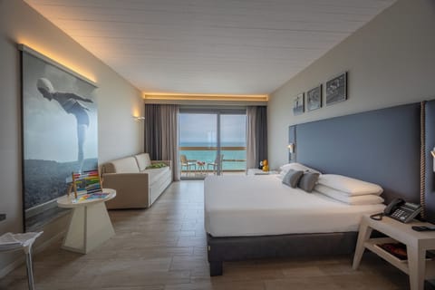 Minibar, in-room safe, desk, soundproofing