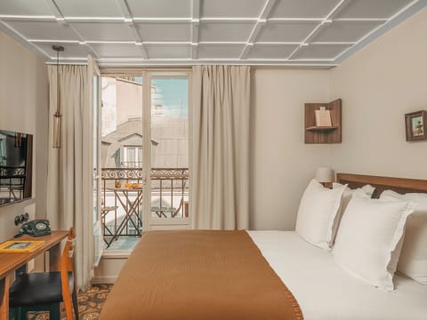 Classic Double Room, Balcony | Premium bedding, in-room safe, desk, soundproofing
